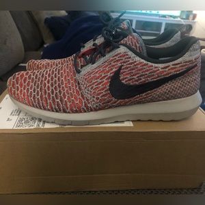 Nike roshe run fly knit